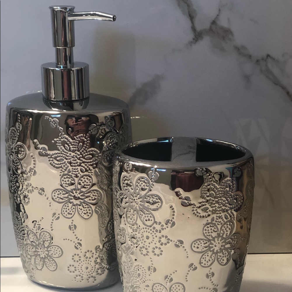 New Bathroom Soap dispenser and toothbrush holder Silver.
